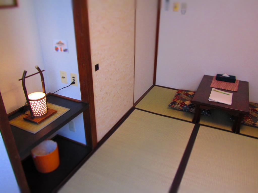 Chambre Double de Style Japonais avec Salle de Bains Commune